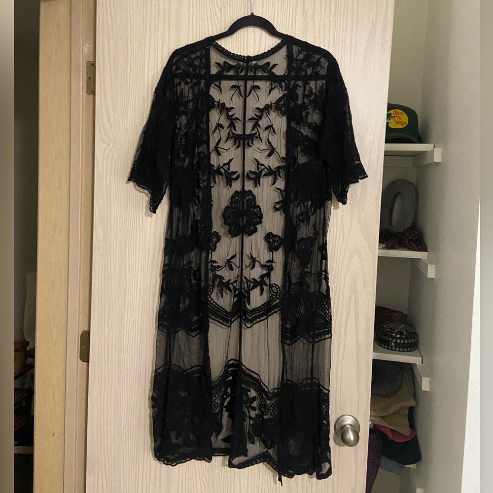 Elegant Black Lace Kimono - Picture 2 of 5